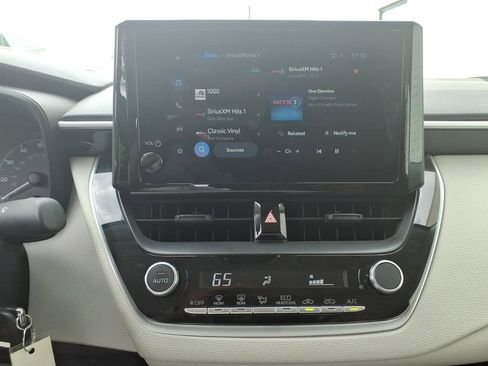 Used 2025 Toyota Corolla LE FWD image 10