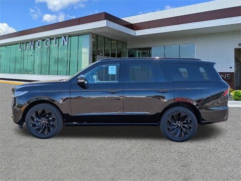 New 2025 Lincoln Navigator Reserve w/ Jet Appearance Package image 7