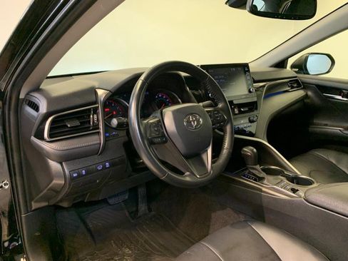 Used 2021 Toyota Camry XSE FWD image 9