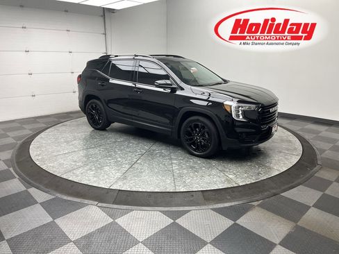 Certified 2022 GMC Terrain SLT w/ Tech Package image 1