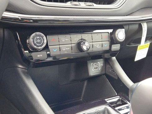 New 2026 Jeep Compass Limited image 27