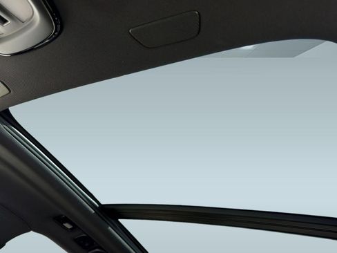 Used 2023 Volvo XC60 B5 Plus w/ Climate Package FWD image 15