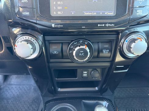 Used 2018 Toyota 4Runner TRD Off-Road image 17