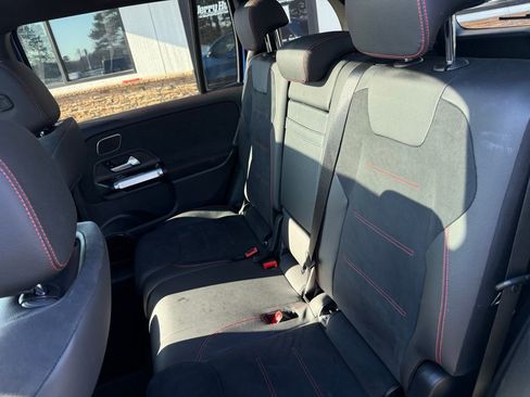 Used 2024 Mercedes-Benz GLB 250 GLB 250 image 4