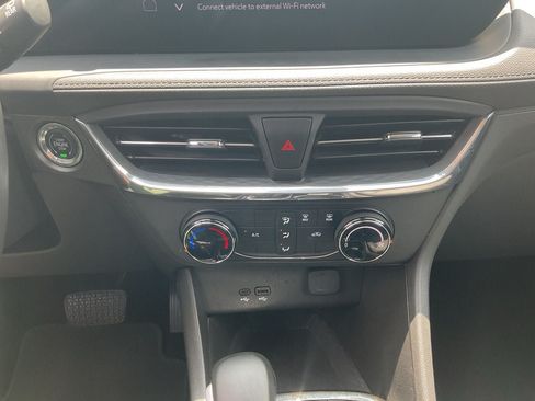 Used 2025 Buick Encore GX Preferred FWD image 23