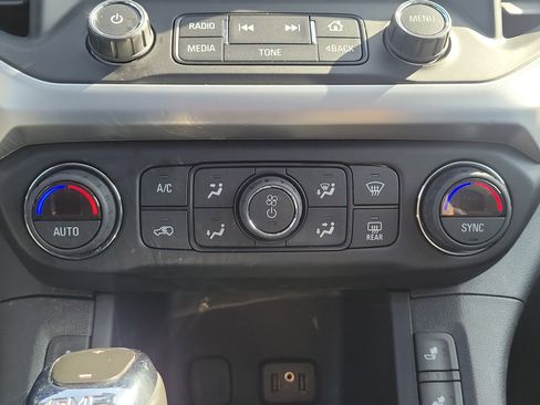 Used 2018 GMC Acadia SLT w/ LPO, Cargo Package image 33