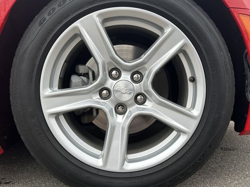 Used 2020 Chevrolet Camaro LT image 15