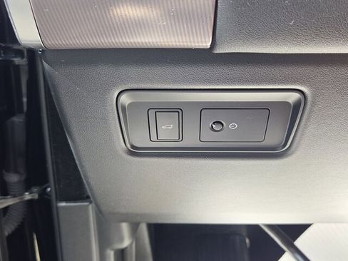 Used 2018 Land Rover Range Rover Sport HSE AWD/4WD image 26