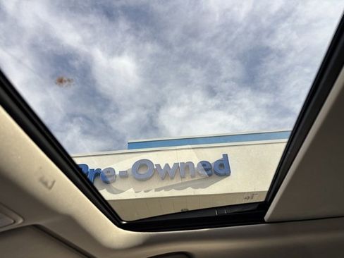 Certified 2025 Honda Pilot Touring image 22