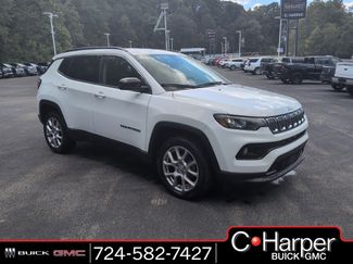 Used 2022 Jeep Compass Latitude image 1