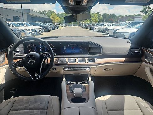 Used 2025 Mercedes-Benz GLE 450e 4MATIC image 33