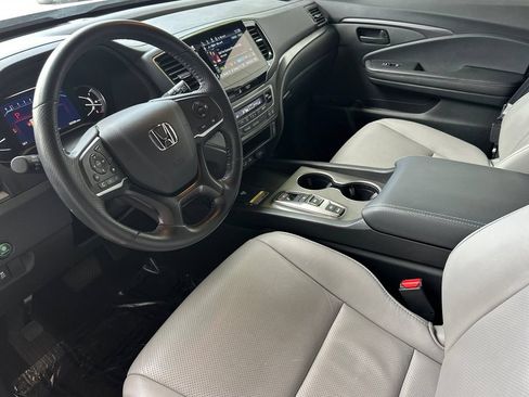 Used 2025 Honda Passport EX-L image 9