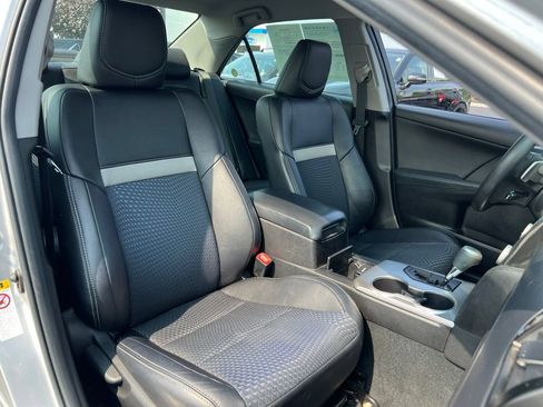 Used 2014 Toyota Camry SE FWD image 23