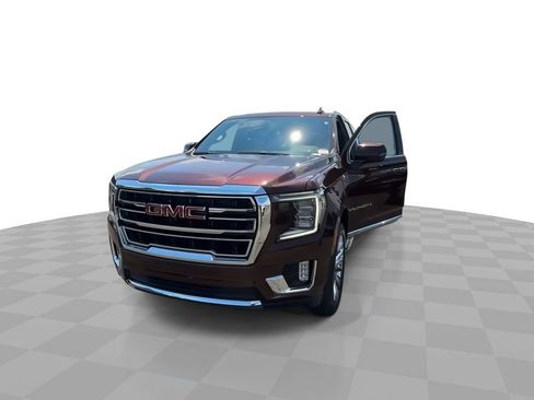 Certified 2022 GMC Yukon SLT w/ SLT Luxury Package AWD/4WD image 3