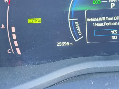 Used 2025 Toyota Camry SE image 40