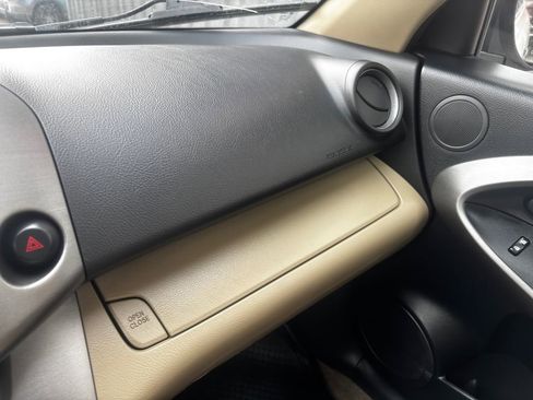 Used 2010 Toyota RAV4 4WD image 32