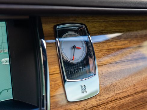 Used 2016 Rolls-Royce Wraith image 30