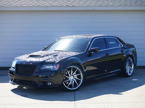 Used 2012 Chrysler 300 SRT8 image 12