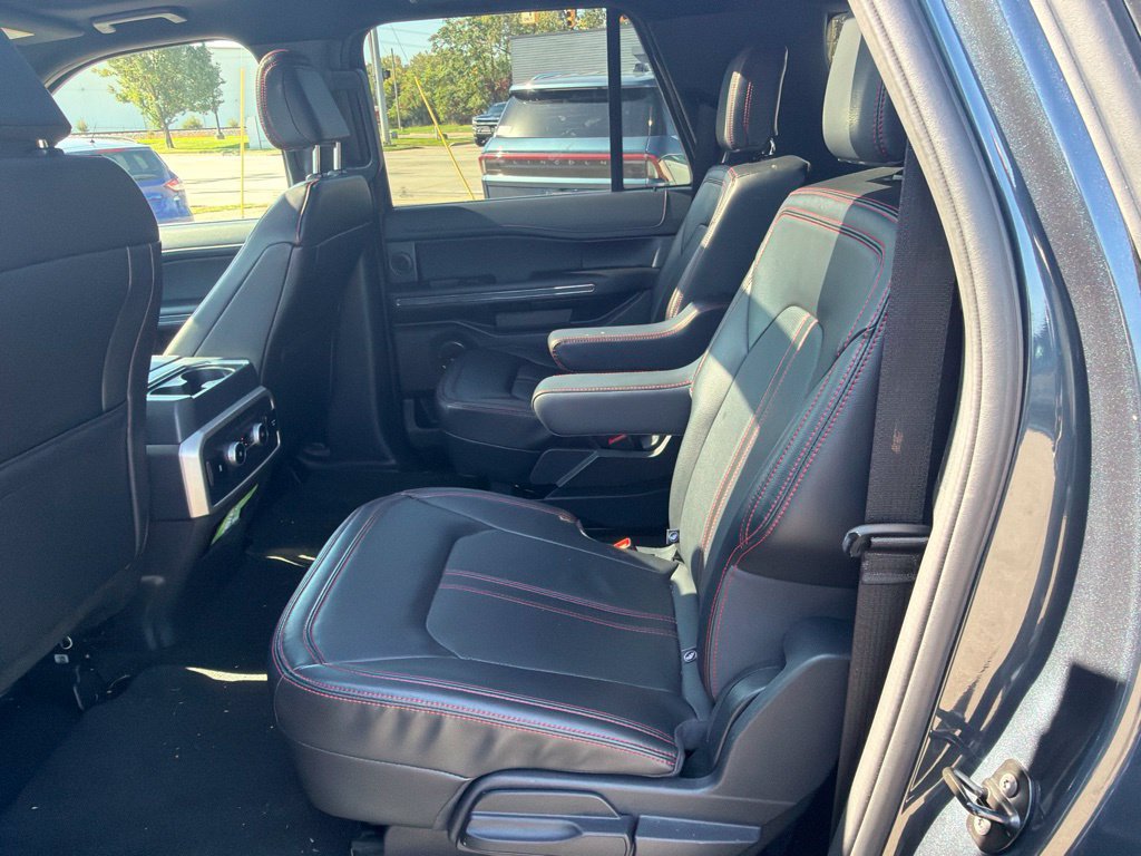 Used 2024 Ford Expedition Max Limited AWD/4WD image 11