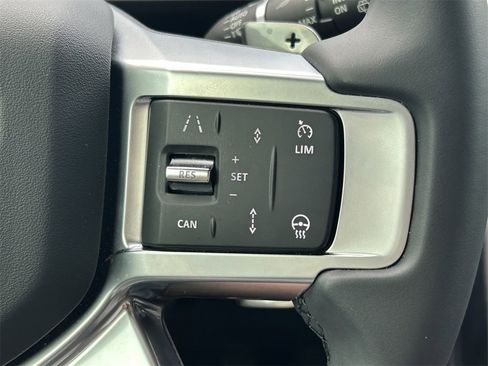 Used 2024 Land Rover Discovery Dynamic SE image 43