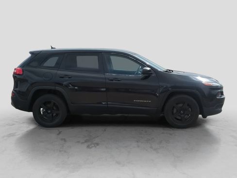 Used 2014 Jeep Cherokee Sport FWD image 9