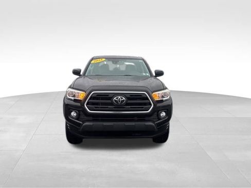 Used 2018 Toyota Tacoma SR5 image 8