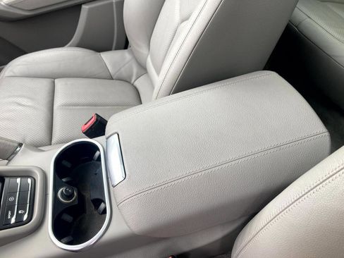 Used 2014 Porsche Cayenne image 27