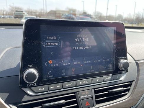 Used 2024 Nissan Altima 2.5 SV image 19