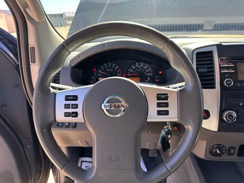 Used 2013 Nissan Frontier SV image 16