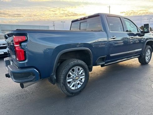 Used 2025 Chevrolet Silverado 3500 High Country w/ High Country Premium Package image 5