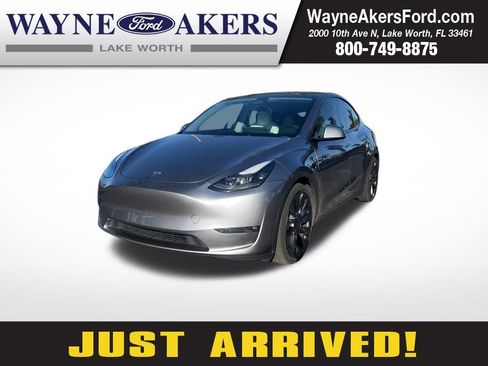 Used 2024 Tesla Model Y Performance AWD/4WD image 1