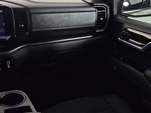 Used 2025 GMC Sierra 1500 Elevation image 11