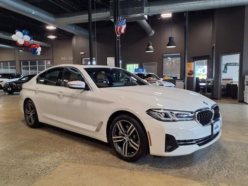 Used 2023 BMW 530i xDrive w/ Premium Package AWD/4WD image 10