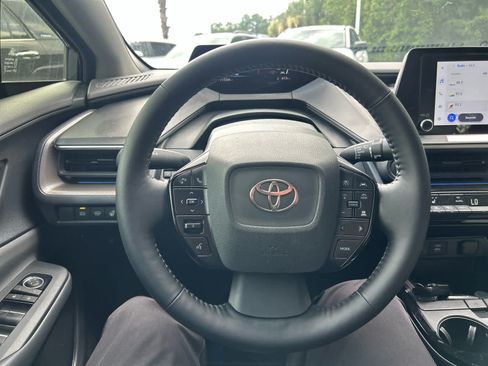 Used 2026 Toyota Prius XLE FWD image 10