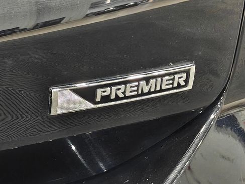 Used 2018 Chevrolet Equinox Premier image 54