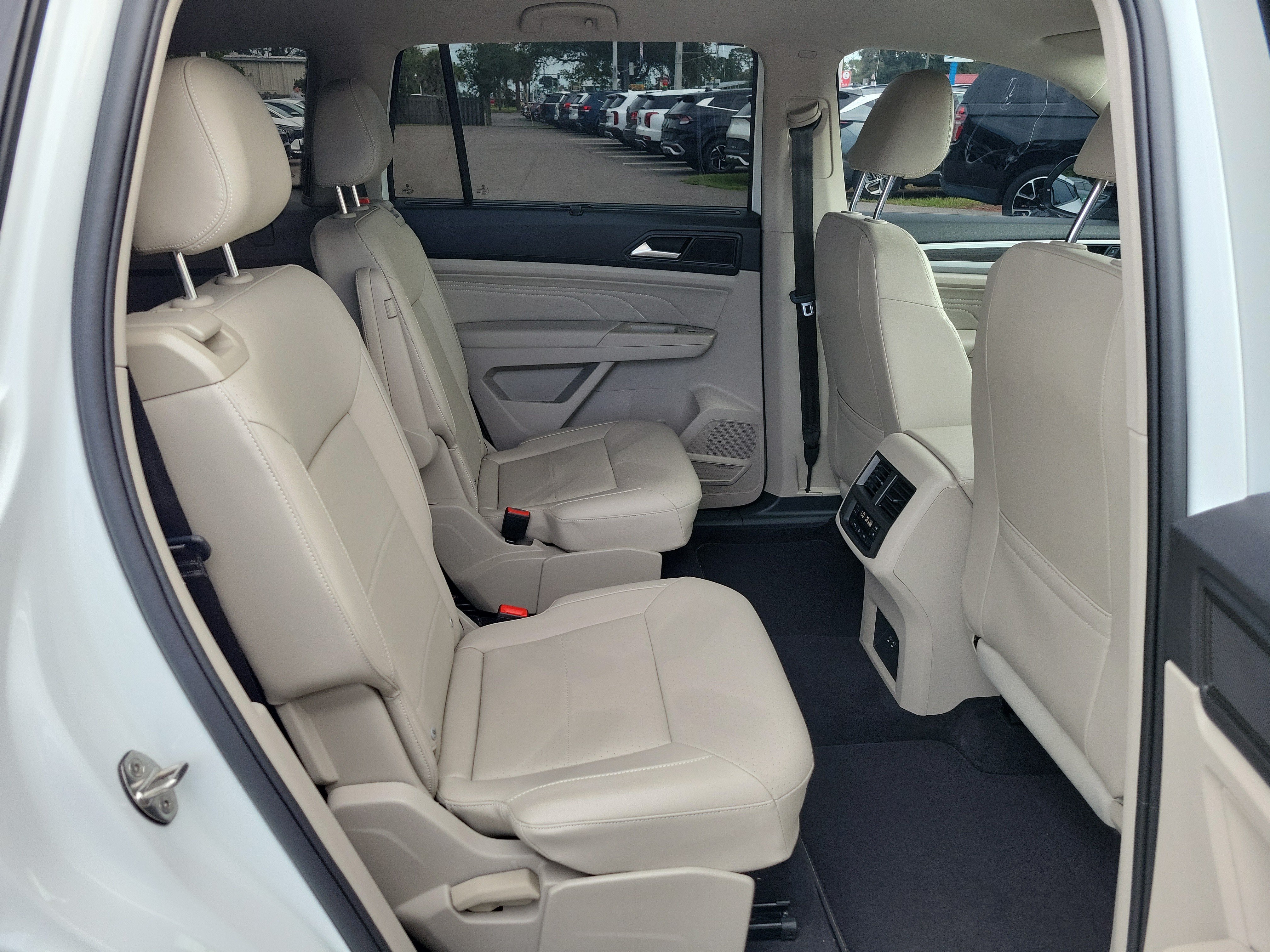 Used 2022 Volkswagen Atlas SE FWD image 12