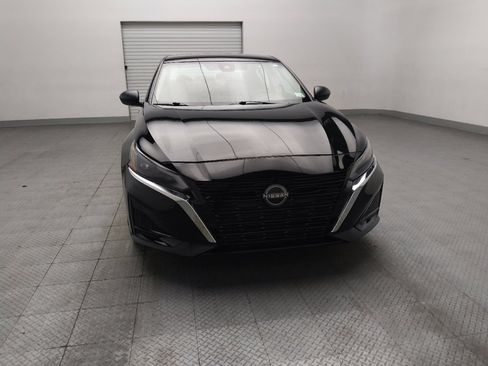Used 2024 Nissan Altima 2.5 SV FWD image 14