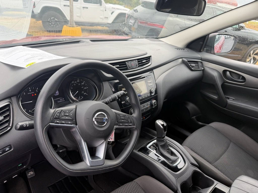 Used 2018 Nissan Rogue Sport S w/ S Appearance Package FWD image 11