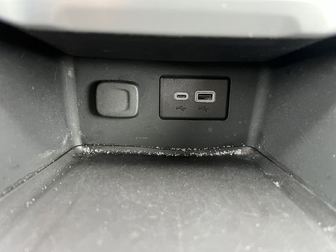 Certified 2023 GMC Acadia SLE image 26