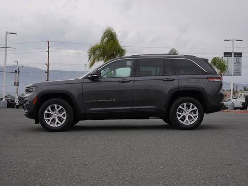 Used 2022 Jeep Grand Cherokee Limited image 7