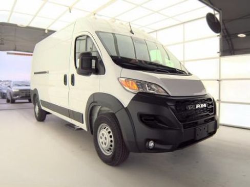 Used 2024 RAM ProMaster 2500 w/ Convenience Group FWD image 1