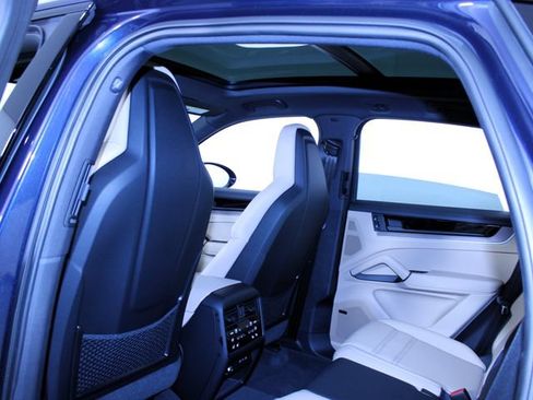 New 2026 Porsche Cayenne S AWD/4WD image 21