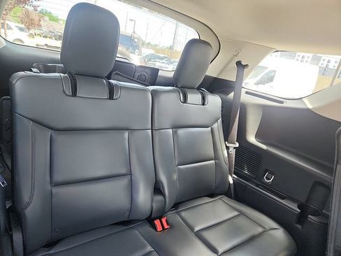 Certified 2025 Ford Explorer Active w/ Active Comfort Package AWD/4WD image 33