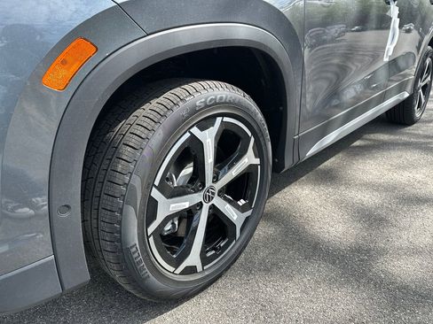 New 2026 Volkswagen Tiguan SE AWD/4WD image 2