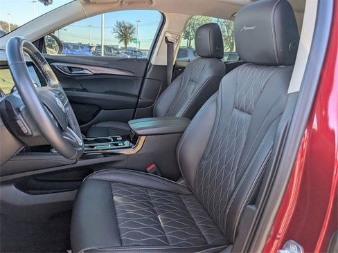 Used 2022 Buick Envision Avenir w/ Technology Package II image 22