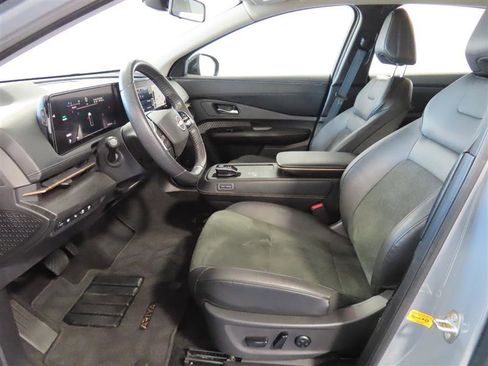 Used 2024 Nissan Ariya AWD image 17