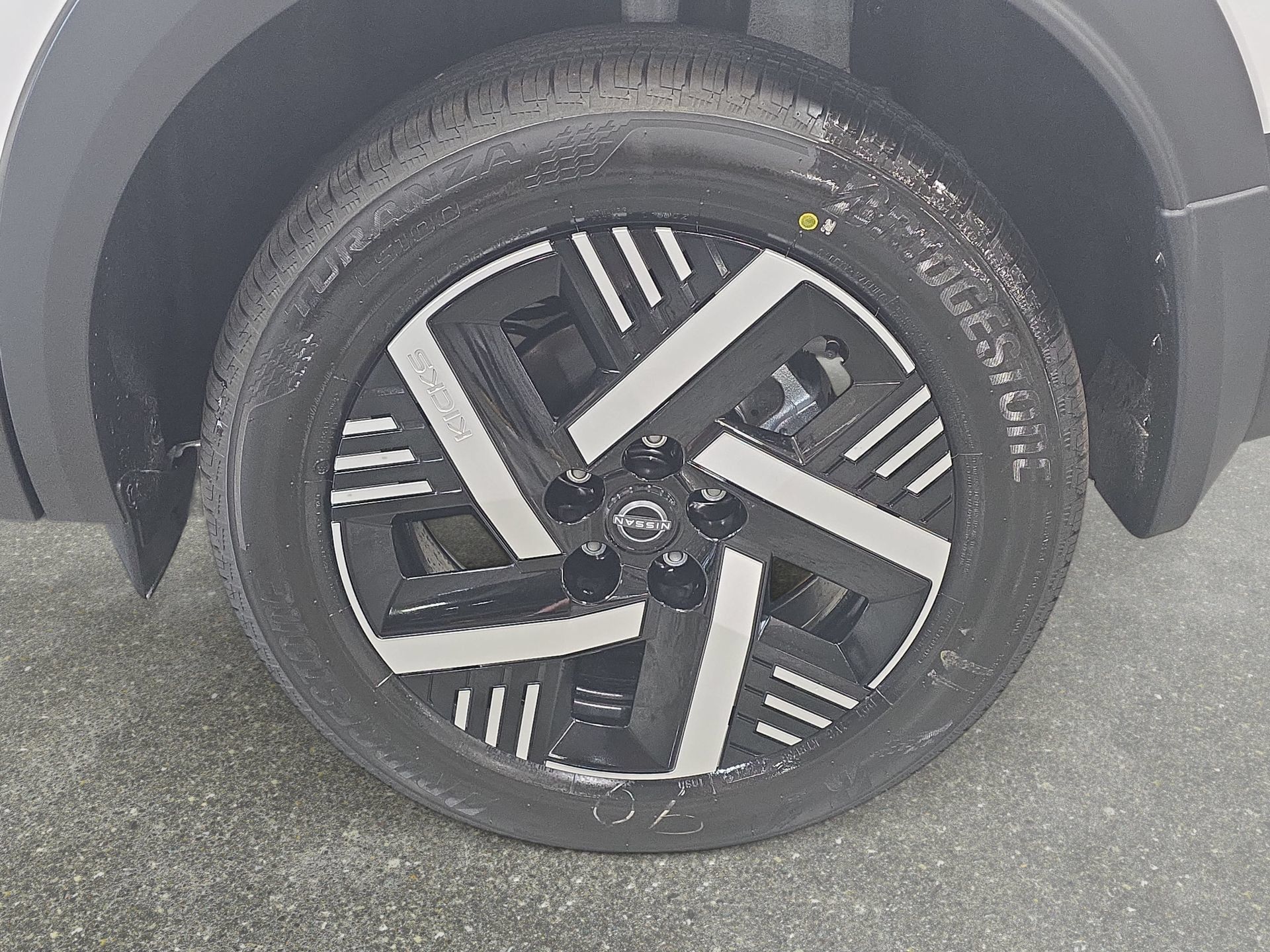 New 2027 Nissan Kicks SV w/ Cold Weather Package FWD image 31