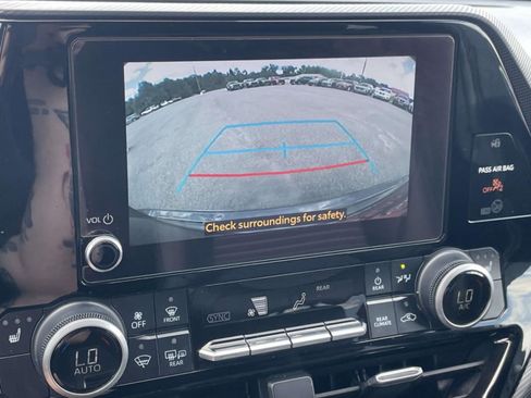 Used 2024 Toyota Highlander XSE FWD image 17
