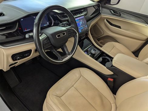 Certified 2022 Jeep Grand Cherokee L Limited w/ Luxury Tech Group II image 11