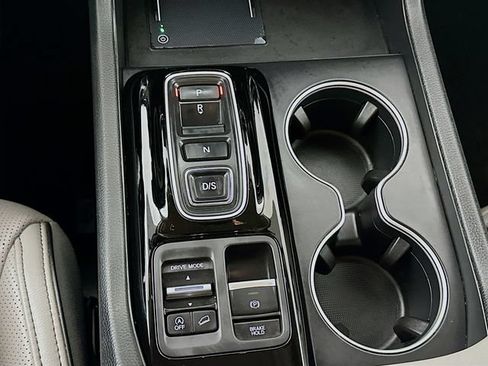 Certified 2024 Honda Pilot Elite image 30